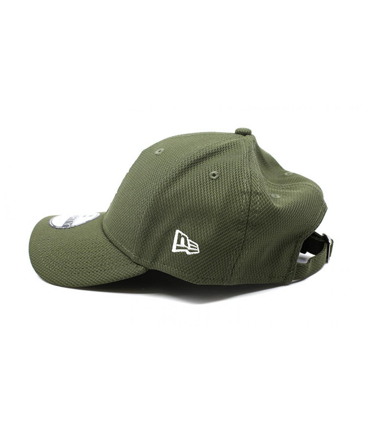 New Era green B cap Diamond